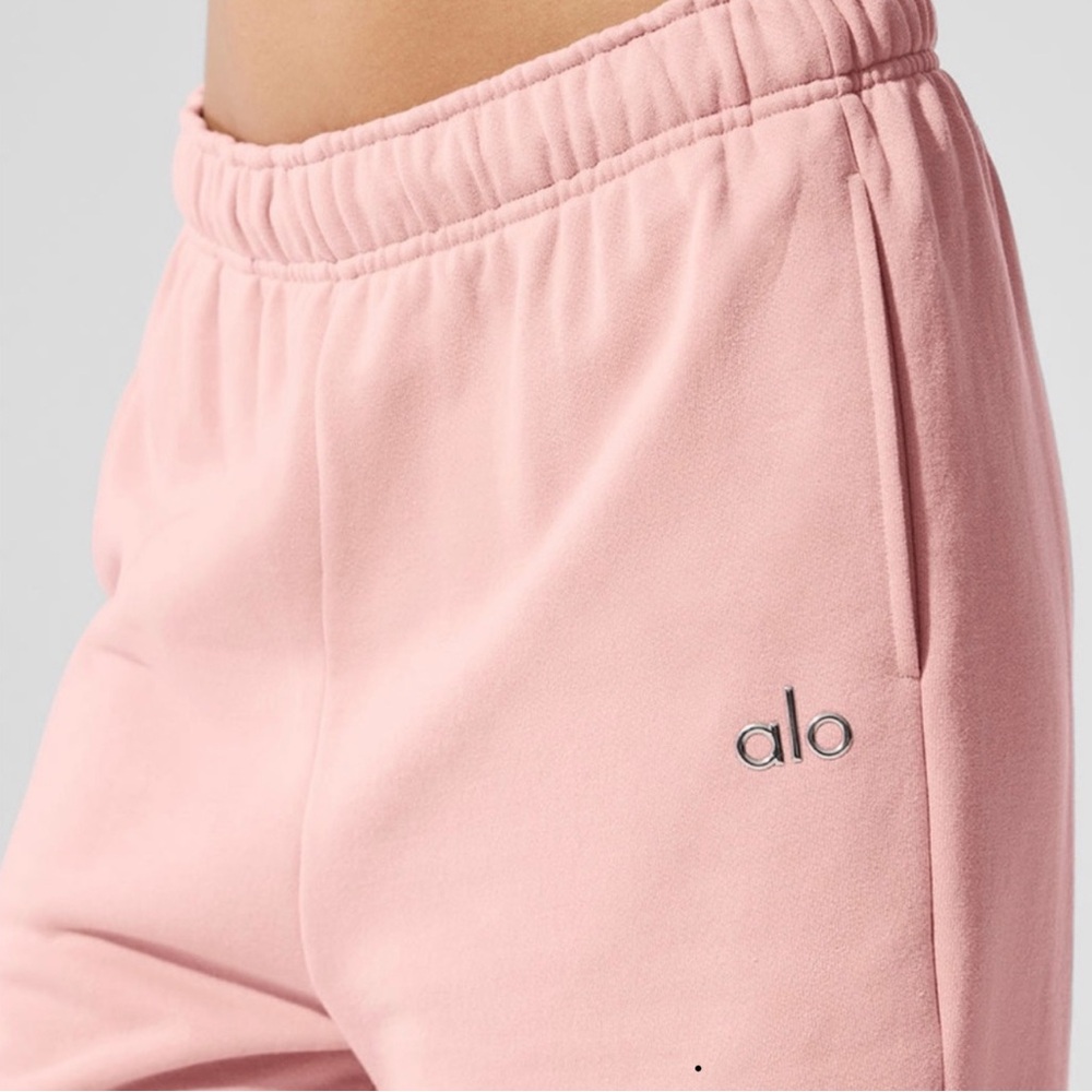 ALO Accolade Sweatpants- Pink Quartz  xs